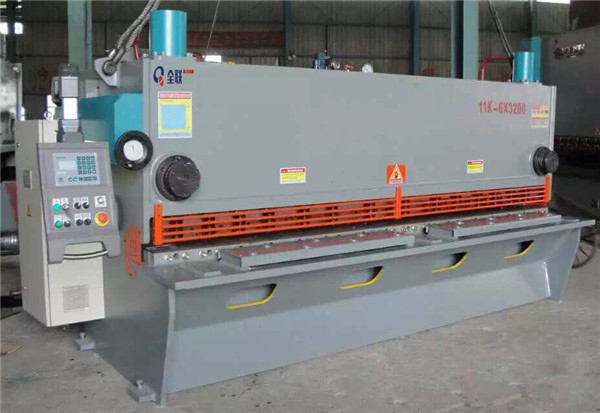 西安液(ye)壓閘式剪闆(pǎn)機 西安(an)液壓閘式剪(jiǎn)闆機