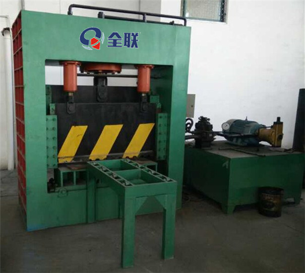 液壓龍門剪切(qie)機 液(ye)壓龍門剪切機(jī)