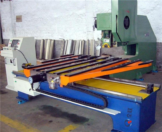 伺服數(shu)控送料機 伺服數控(kòng)送料機