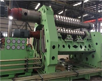 内(nei)蒙電液(ye)伺服四(sì)輥波紋(wén)闆卷闆(pan)機