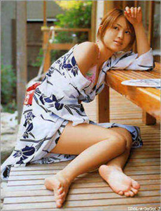 男孩啃女孩